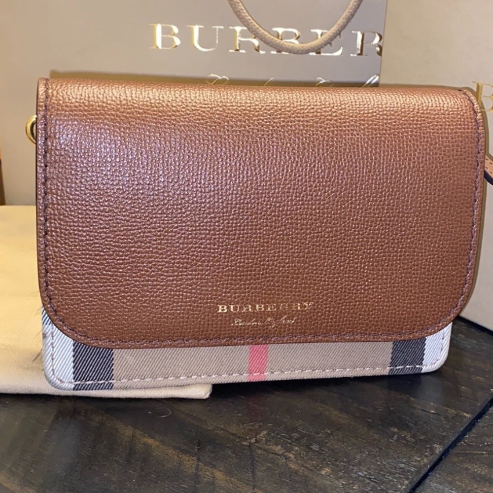 Burberry Hampshire Check Crossbody -Brown